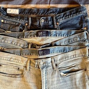 Lot of three Men’s size 36x32 GAP Slim Stretch jeans. These look brand new!